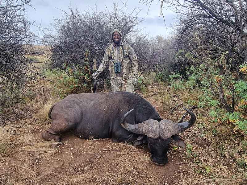Buffalo hunting with Eastcape & Karoo Safaris South Africa